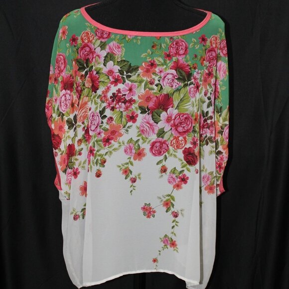 Bobeau Tops - Bobeau Elegant Floral Flowing Women's Top